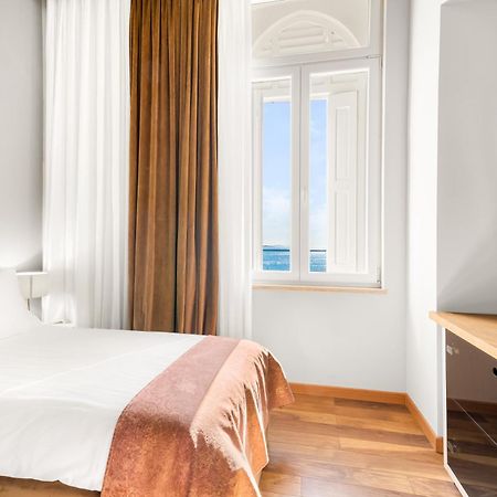 פורץ Hotel Dua Residence מראה חיצוני תמונה
