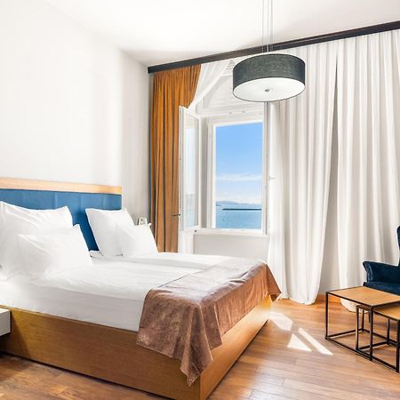 פורץ Hotel Dua Residence מראה חיצוני תמונה