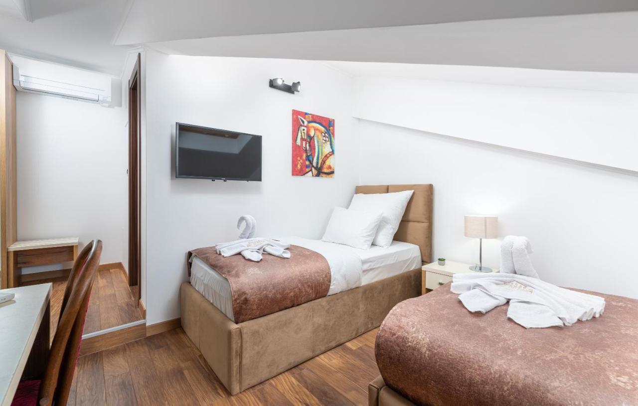 פורץ Hotel Dua Residence מראה חיצוני תמונה