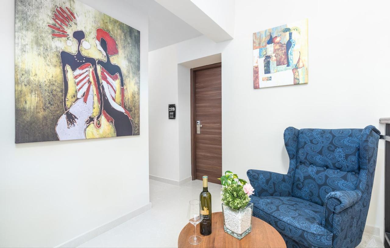פורץ Hotel Dua Residence מראה חיצוני תמונה