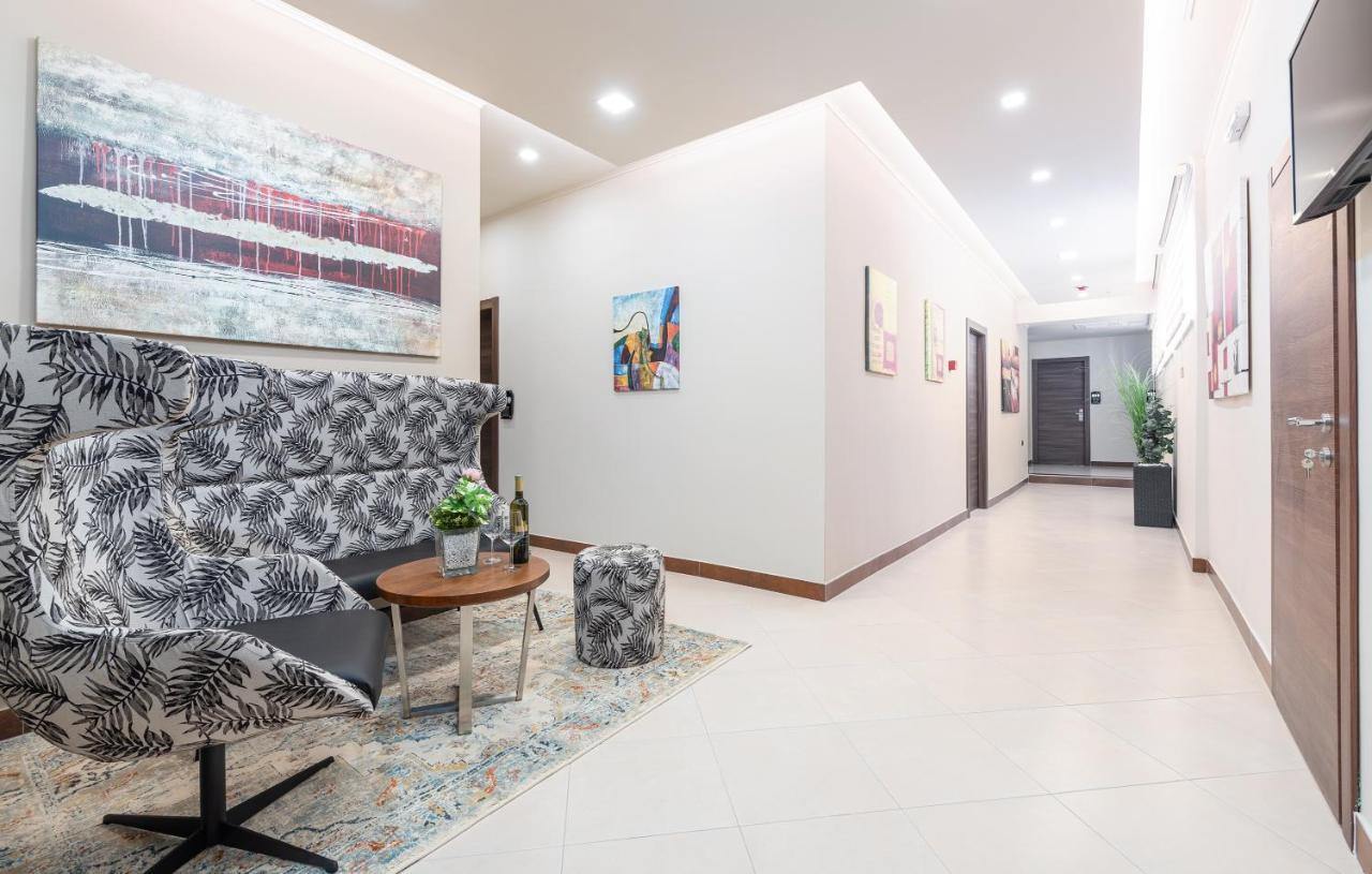 פורץ Hotel Dua Residence מראה חיצוני תמונה