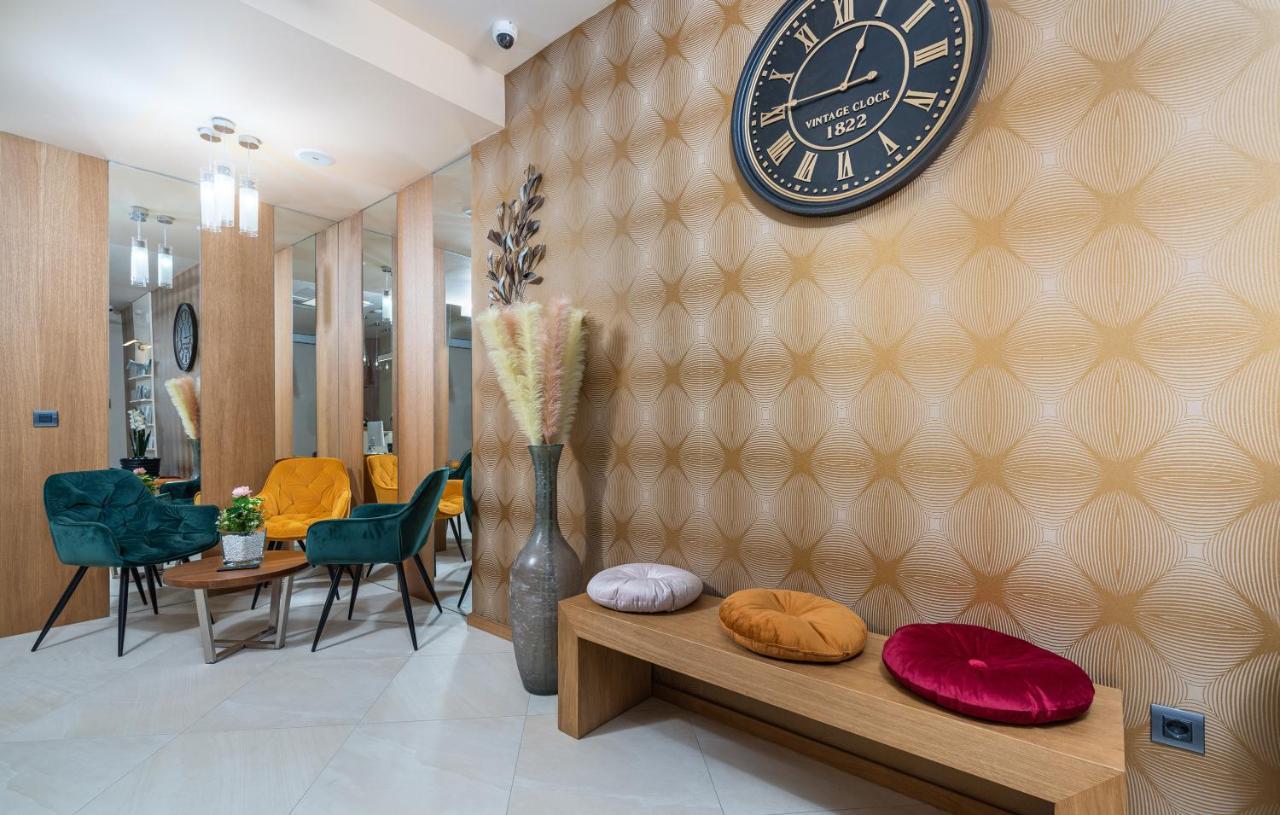 פורץ Hotel Dua Residence מראה חיצוני תמונה