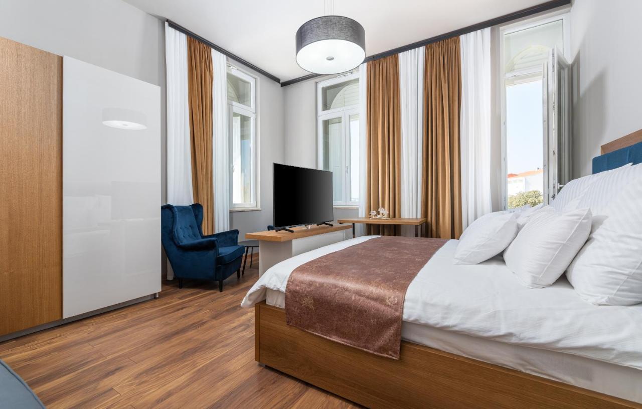 פורץ Hotel Dua Residence מראה חיצוני תמונה