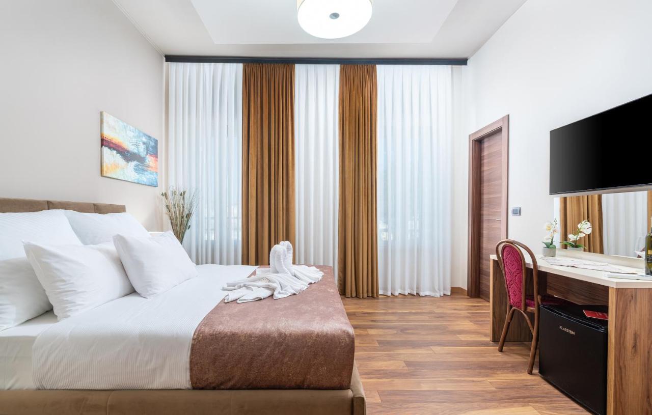 פורץ Hotel Dua Residence מראה חיצוני תמונה