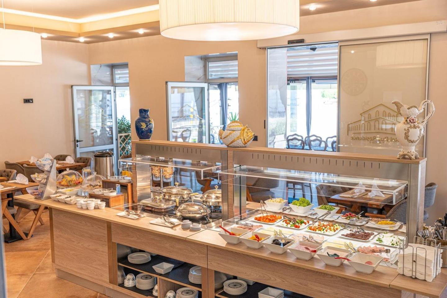 פורץ Hotel Dua Residence מראה חיצוני תמונה
