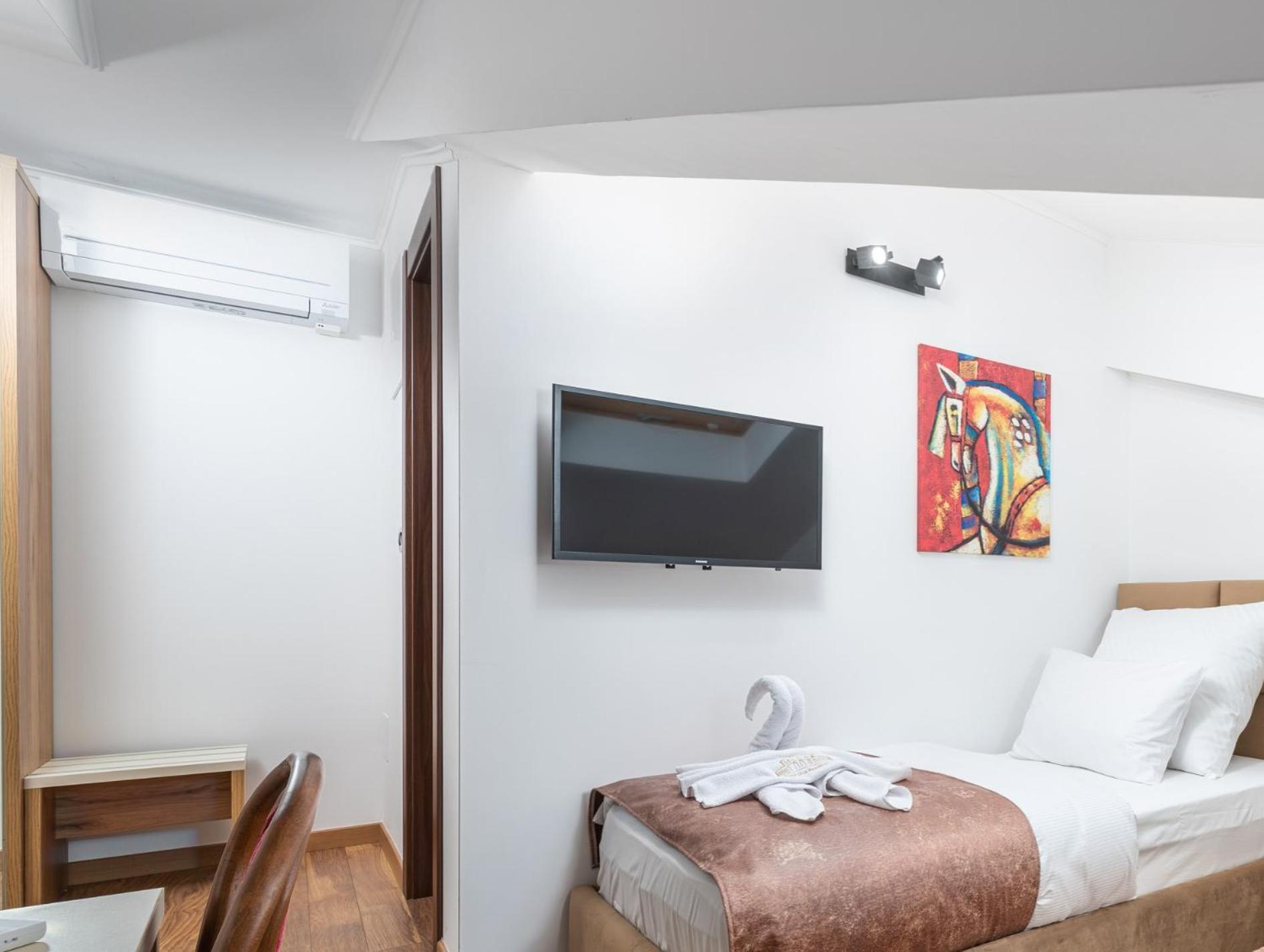 פורץ Hotel Dua Residence מראה חיצוני תמונה