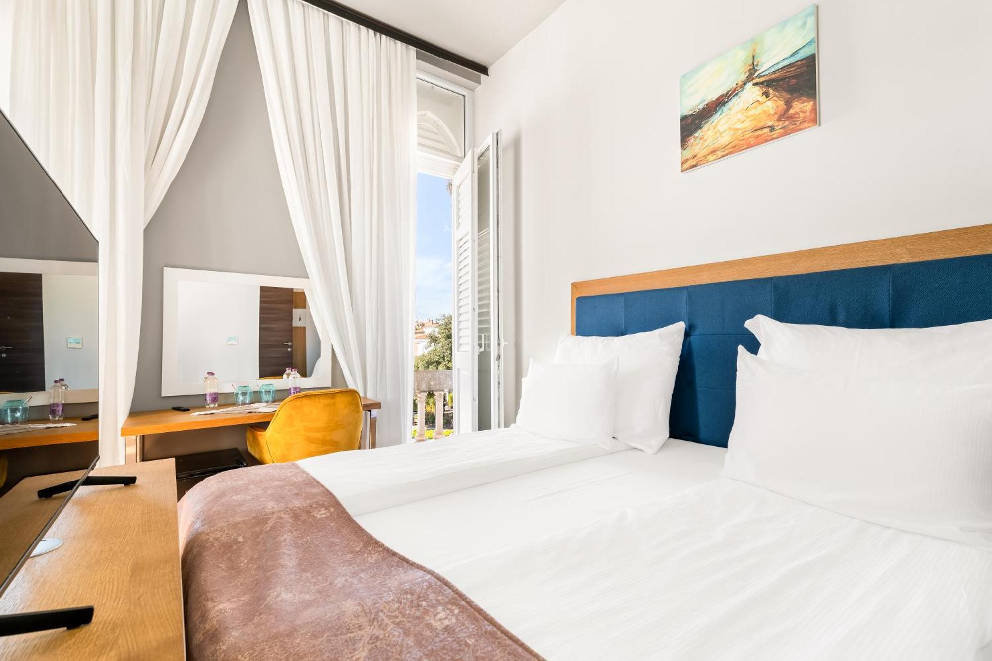 פורץ Hotel Dua Residence מראה חיצוני תמונה