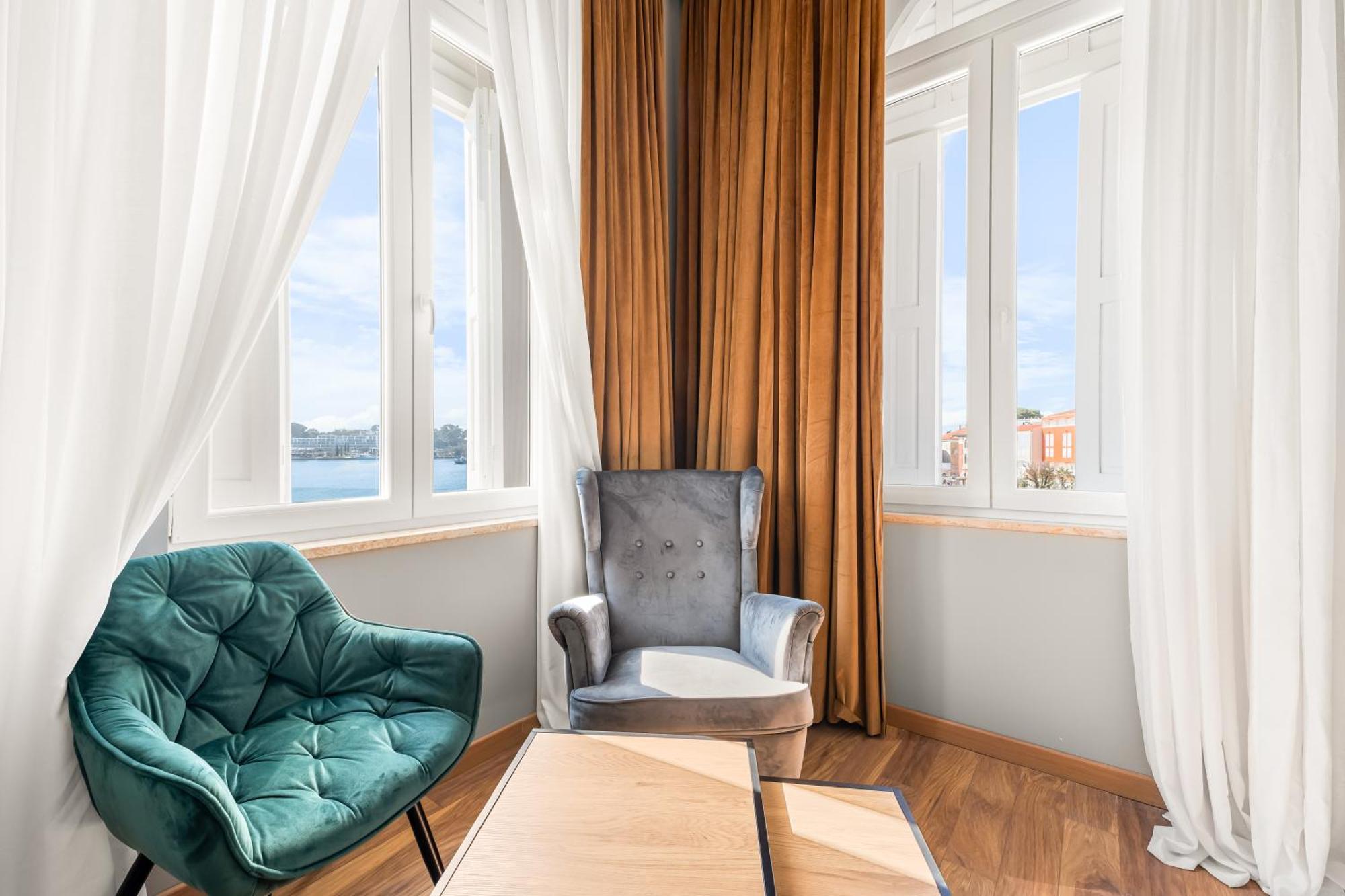 פורץ Hotel Dua Residence מראה חיצוני תמונה
