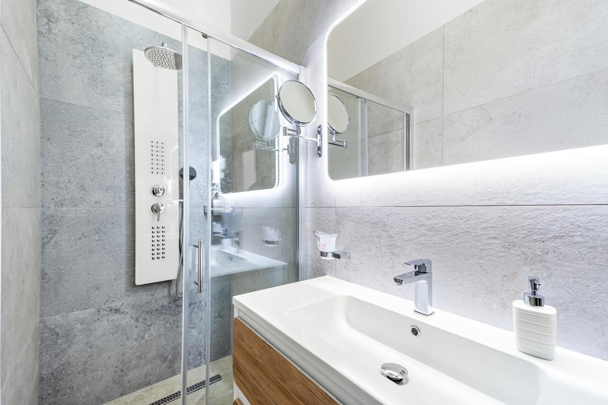 פורץ Hotel Dua Residence מראה חיצוני תמונה