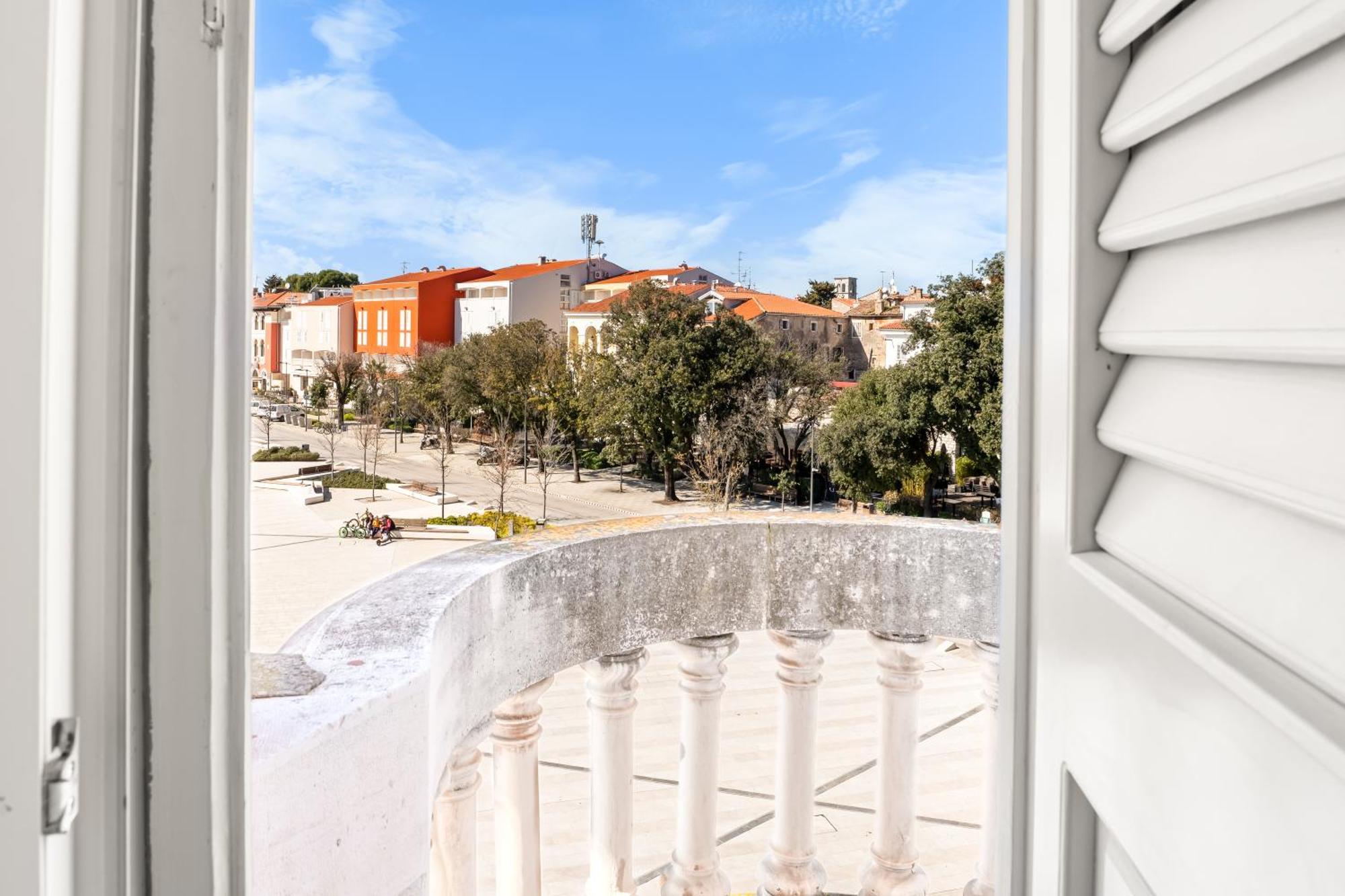 פורץ Hotel Dua Residence מראה חיצוני תמונה